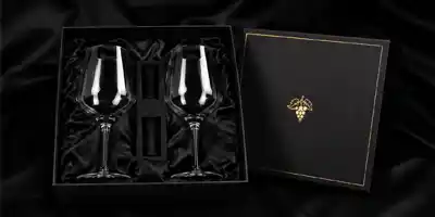 Glassware gift box with paper insert