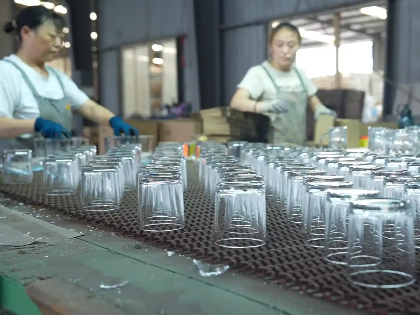 Close-up of glass rim inspection