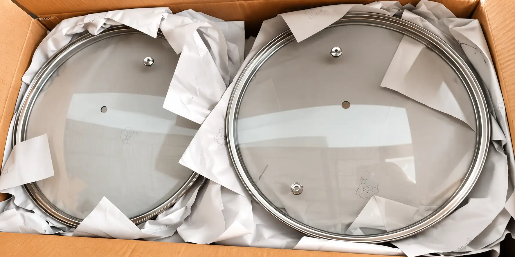 knob detail and carton packing