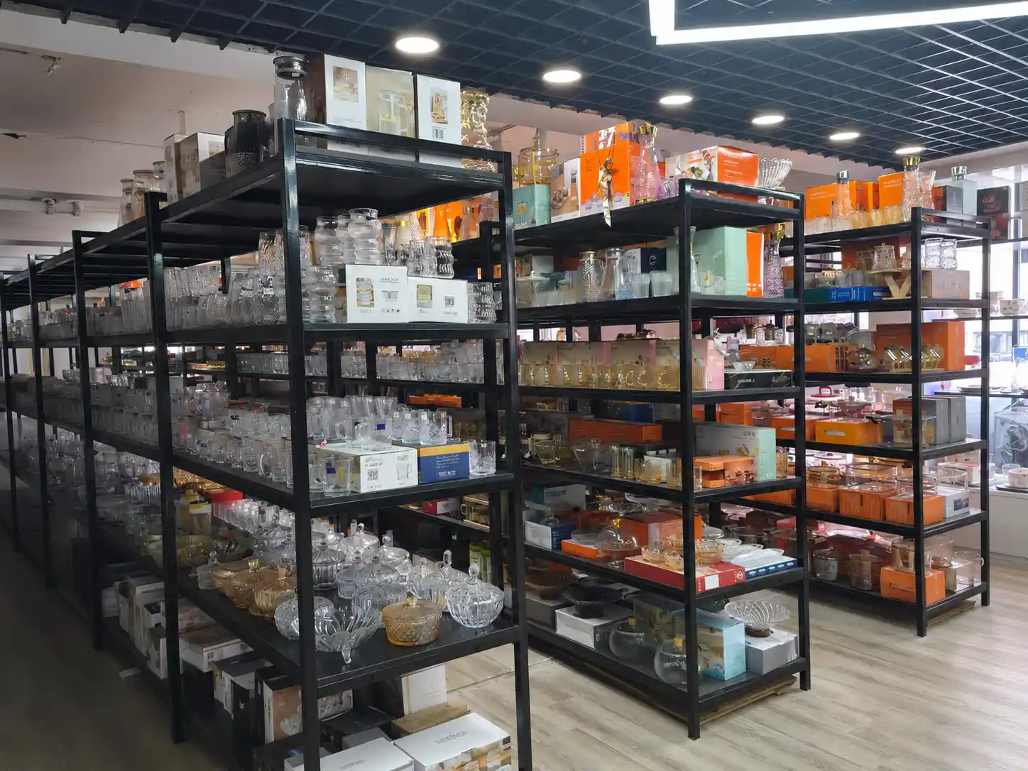 XSDGLASS wholesale sample room displaying food storage containers and jars